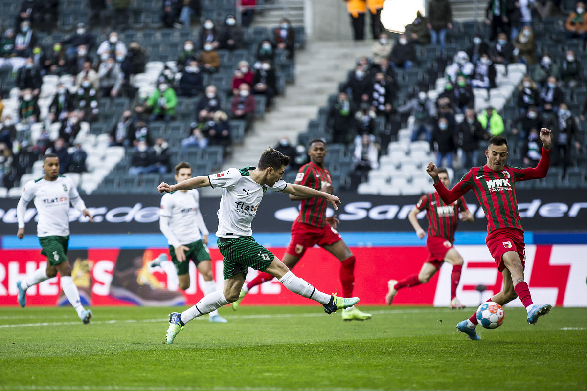 赛后中超焦点战，门兴格拉德巴赫更衣室发声，气氛紧张，控场能力受关注-爱游戏体育